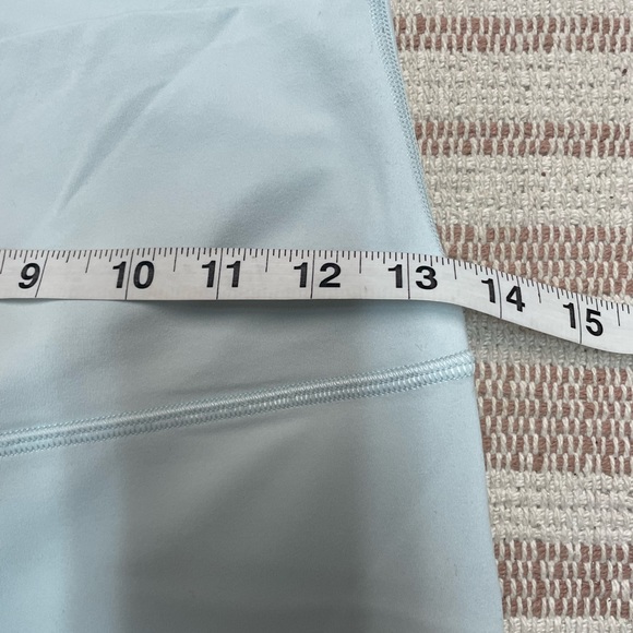 | Lululemon | Wunder Under cropped leggings. Size 8. - Picture 6 of 6
